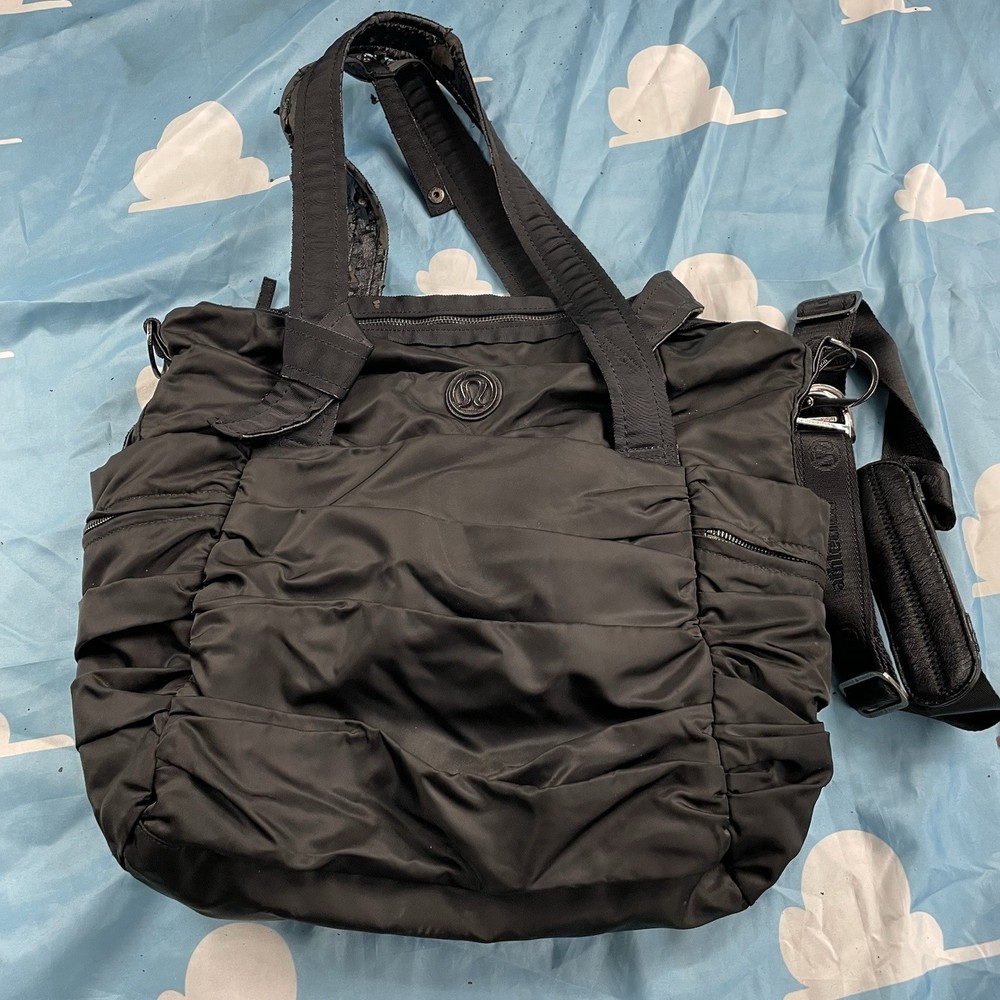 Lululemon Athletica Multicompartment Workout/Multipurpose Bag, Black