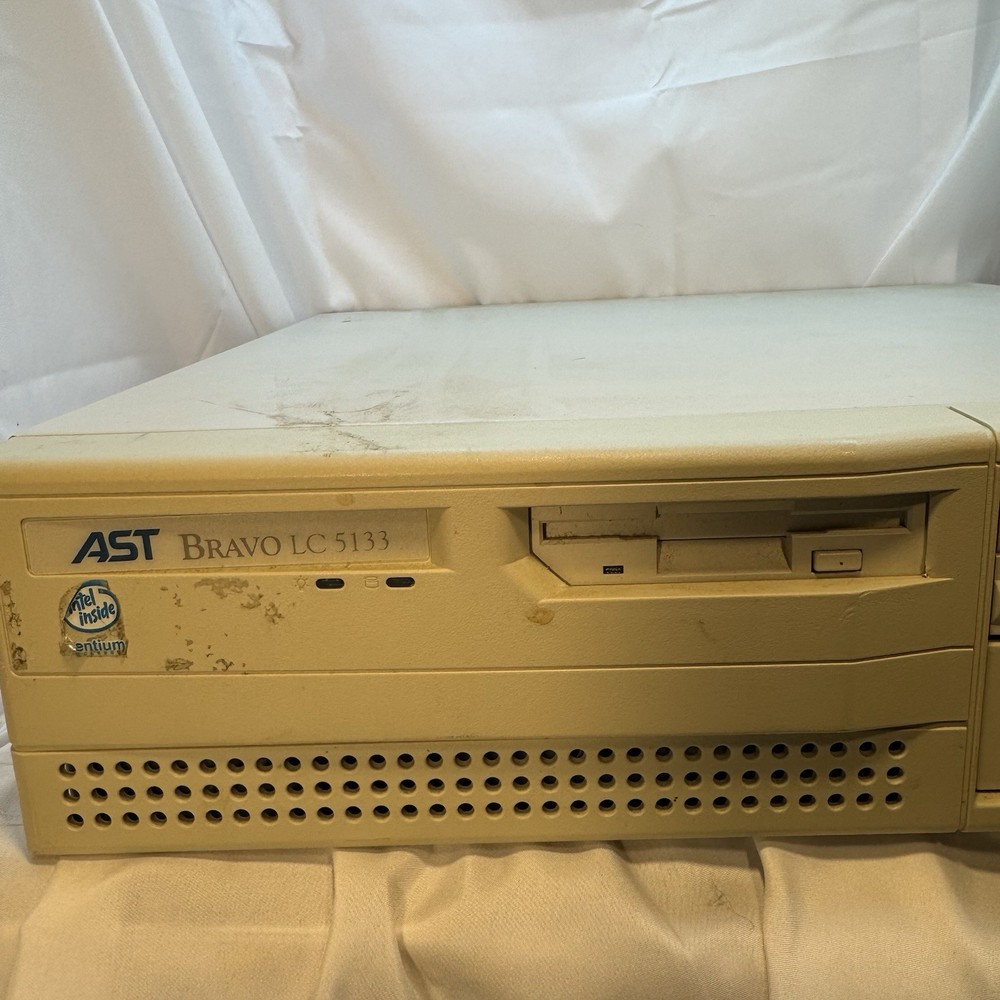 Vintage AST Research Bravo LC 5133 Desktop Computer WINDOWS 95 Untested