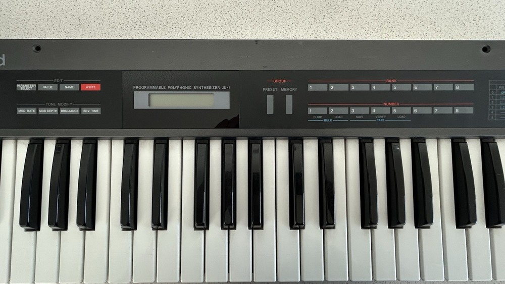 Roland Alpha Juno-1 Programmable Polyphonic Synthesizer 49-Key 220 Volt