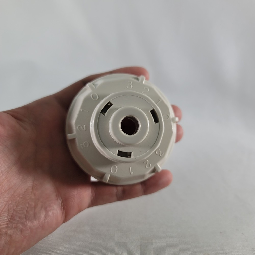 Eclipse Dimensions 2000 One Gear Juicer Replacement Screw Cap Part Only