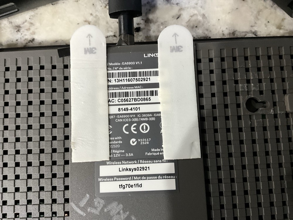 LINKSYS EA6900 V1.1 Wireless Router + Power Adaptor : Great Shape