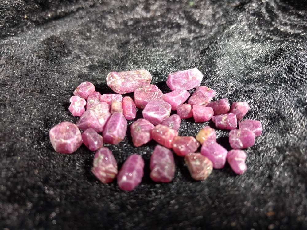 Ruby Crystals Madagascar 80 ct