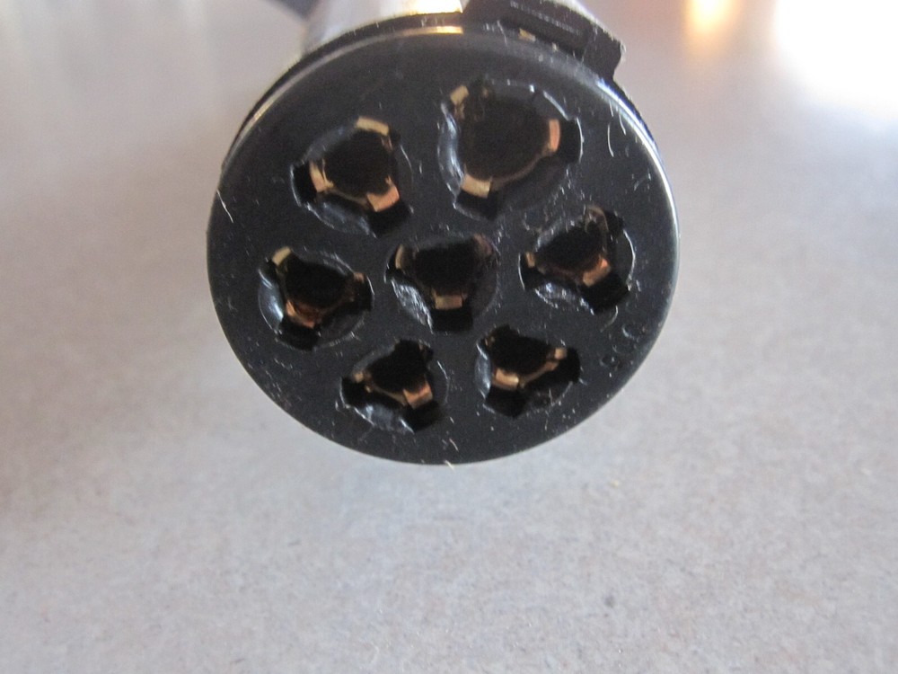 ISO 7 PIN FARM IMPLEMENT CONNECTOR