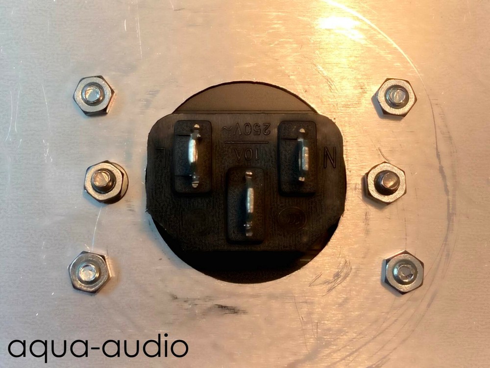 IEC Socket To Round Hole Mounting Plate For DIY Projects