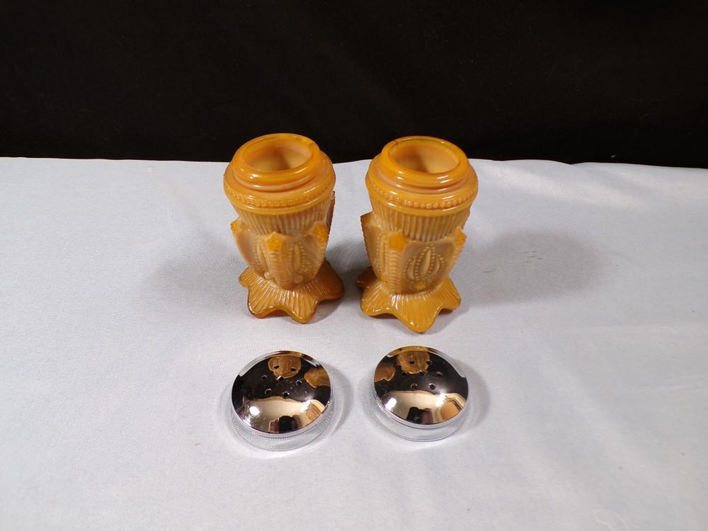 Summit Light Colored Chocolate Glass Cactus Salt & Pepper Shaker Set