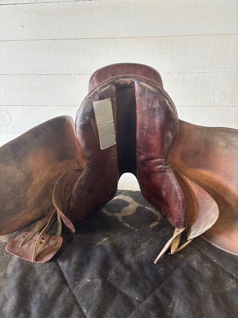 Saddle Seat English Kids Saddle, Brown Leather Size 17"