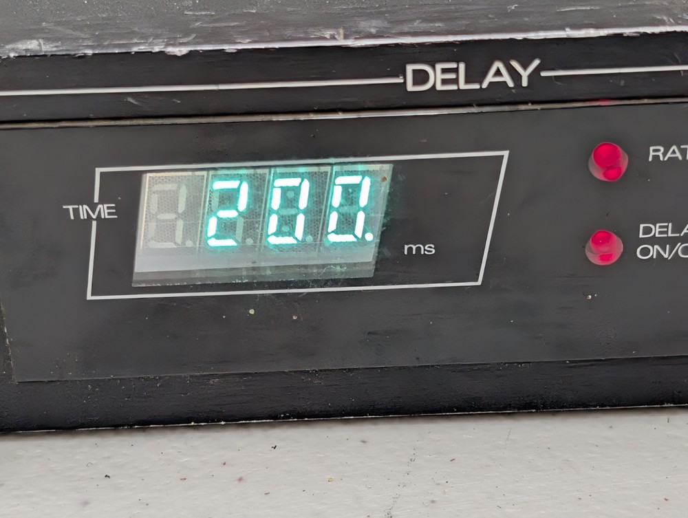 Roland SDE-1000 Digital Delay Rack Effect Processor Vintage Working Effecter