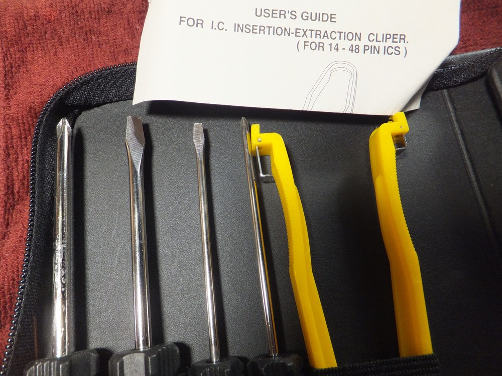 Belkin 10 Piece Electronics / Computer Tool Kit W/Case, IC Install Removal Tool