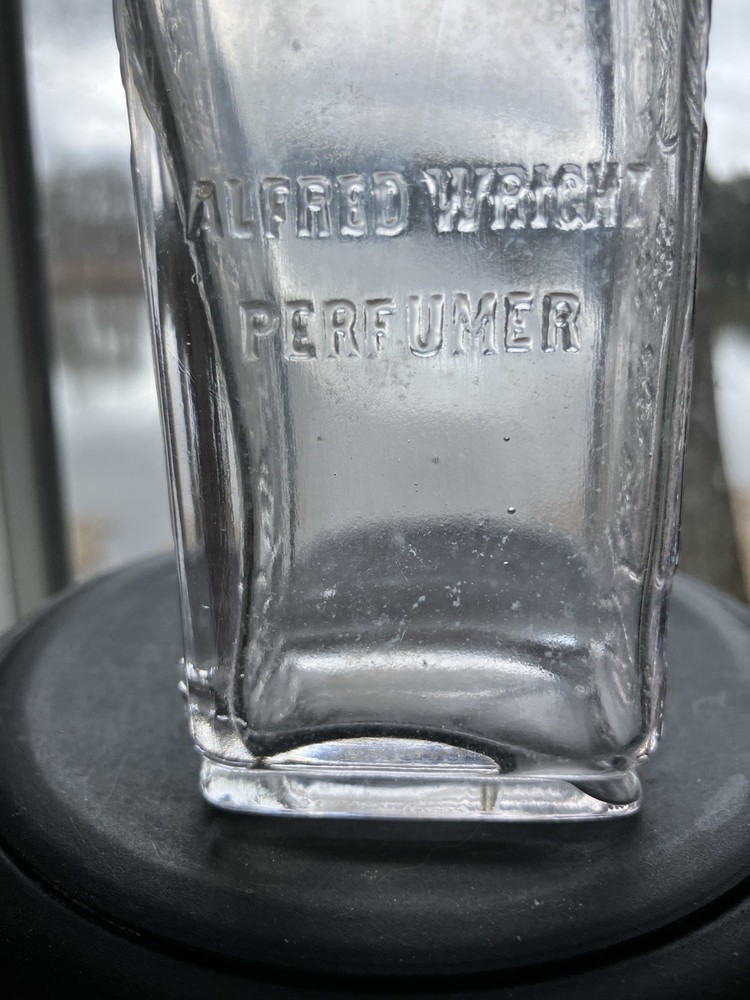 Alfred Wright - Perfumer - Rochester, N.Y. ? - Fancy - Embossed LIONS