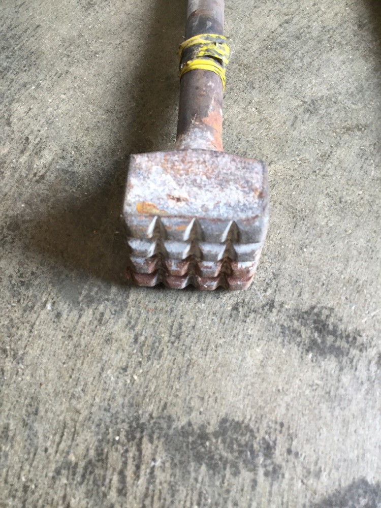 7 Bushing Bits & Chisels, SDS Max, Oval Lockong Mechanism