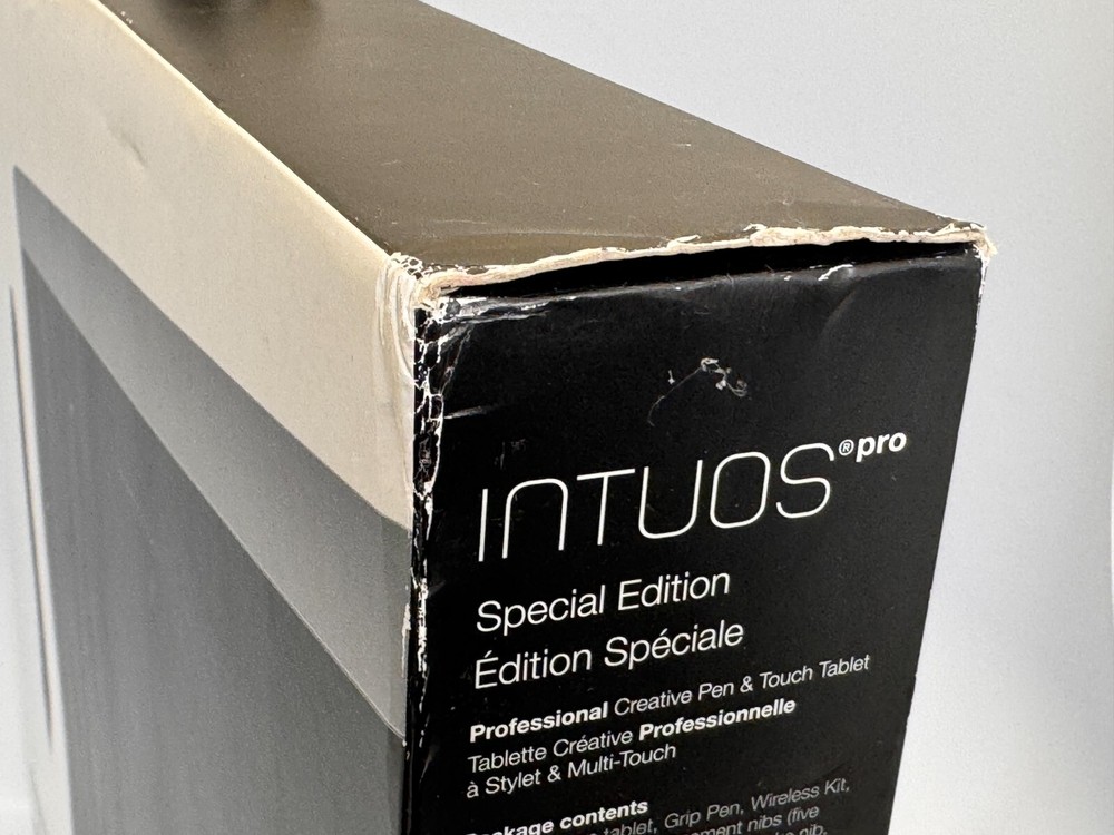 Wacom Intuos Pro Special Edition Medium with Pen (Multi-Touch NOT WORKING)