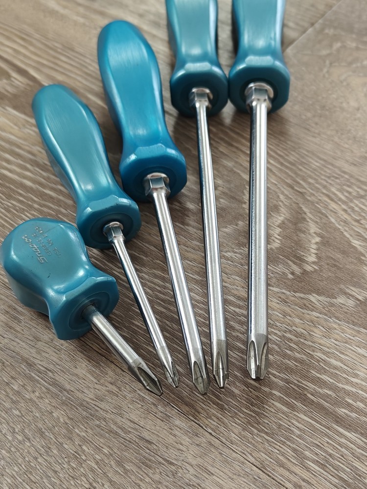 Snap On Tools USA 5pc Pearl Blue Hard Handle Phillips Screwdriver Set