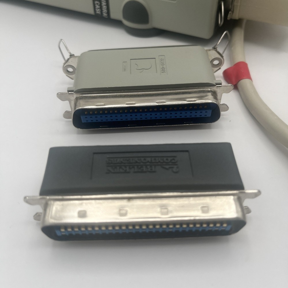 CD-R APS TECHNOLOGIES 106747 (4X Write) w/ Some Cables and Accessories.