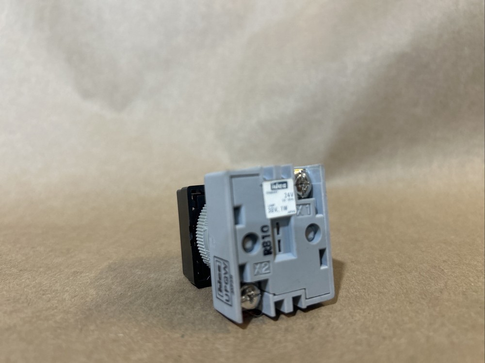 IDEC UPQW Pilot Light Control Unit