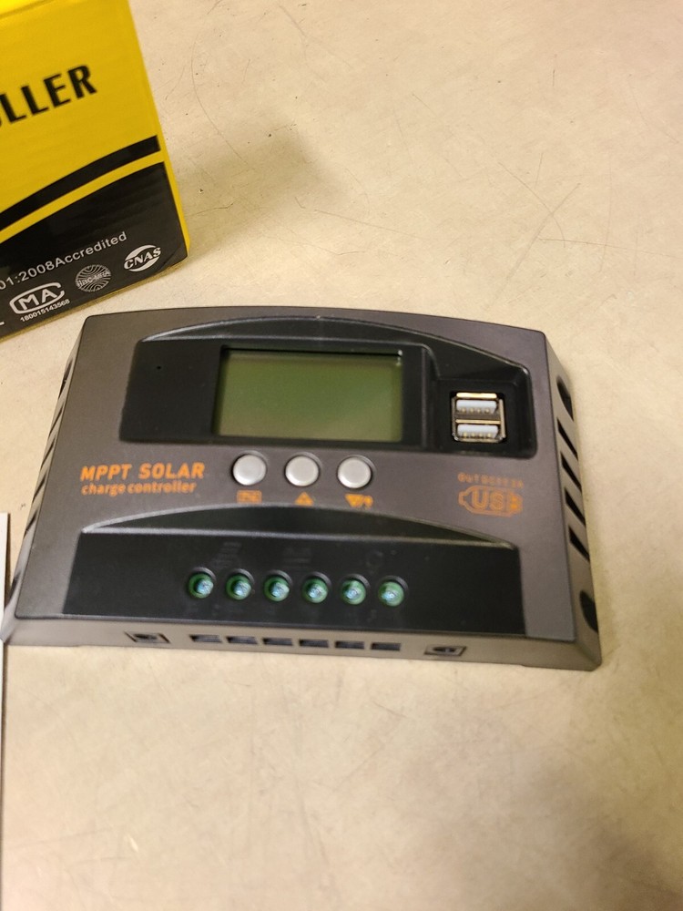 MPPT Solar Charge Controller LCD 12V/24V