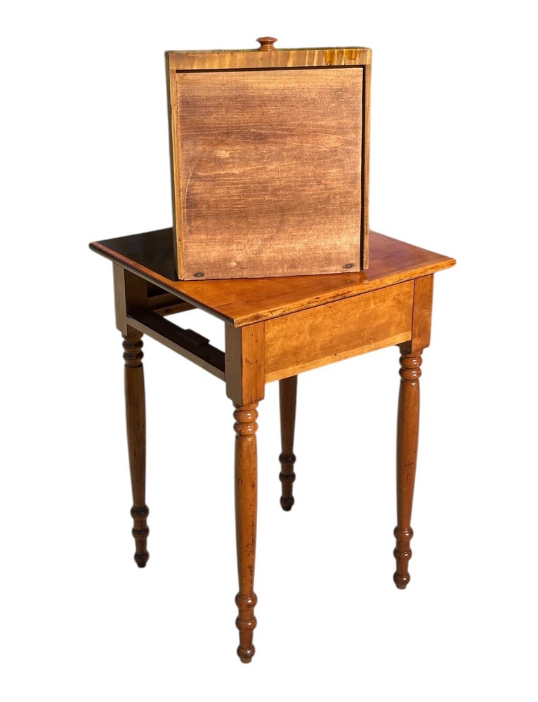 ANTIQUE NEW ENGLAND SHERATON TIGER MAPLE & CHERRY SINGLE DRAWER WORK TABLE