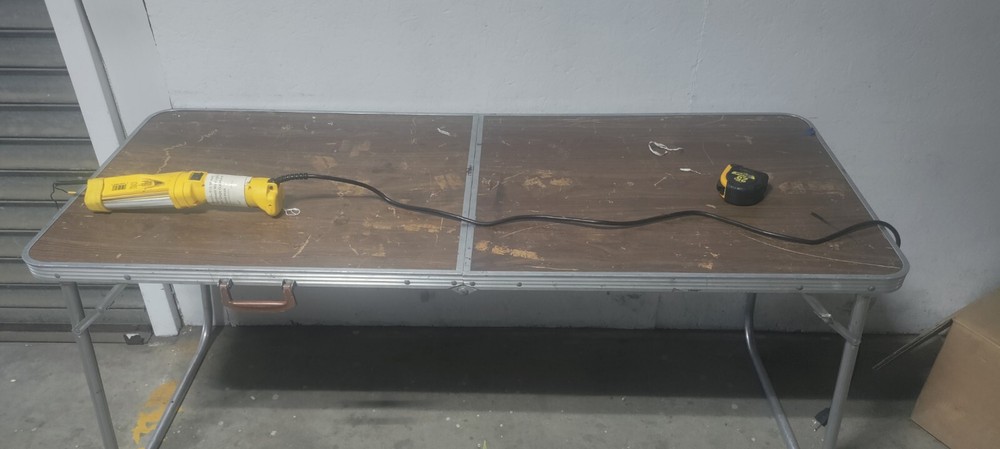 13-watt Fluorescent Work Light with Single Outlet Double Hook