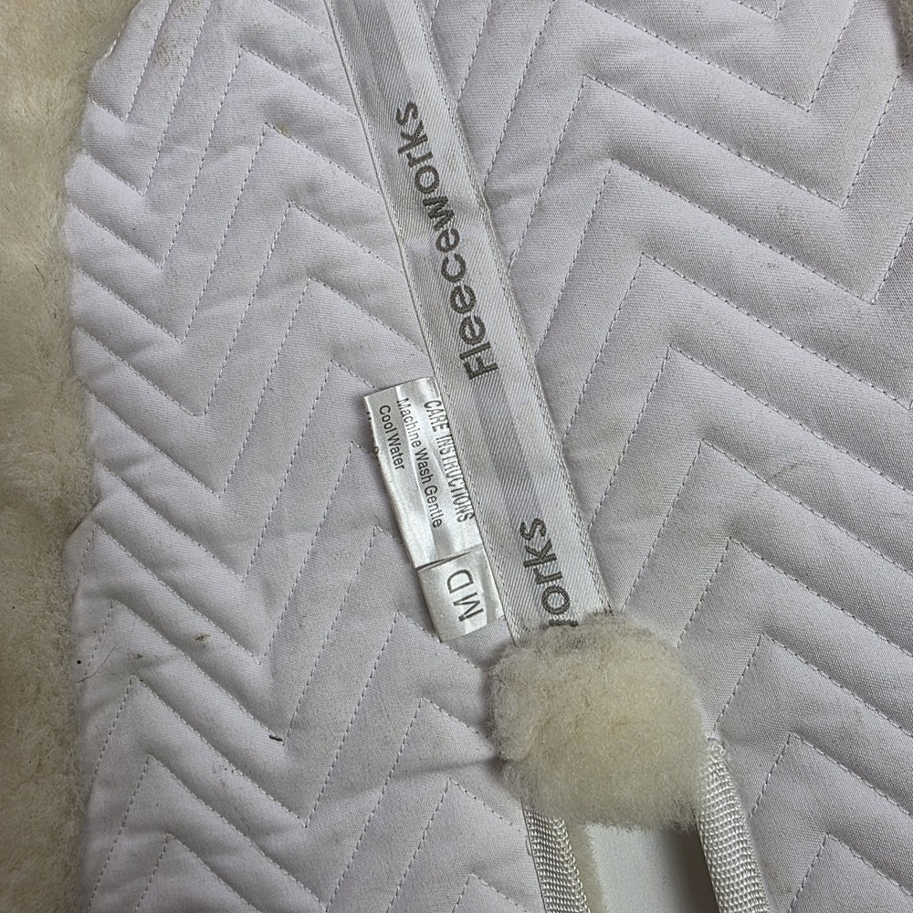 Fleeceworks Sheepskin Wither Relief Half Pad Size Medium White EUC