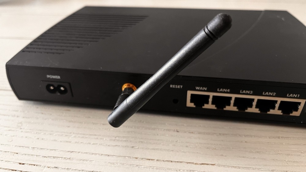 SpeedStream - SS2524 - Cable Router