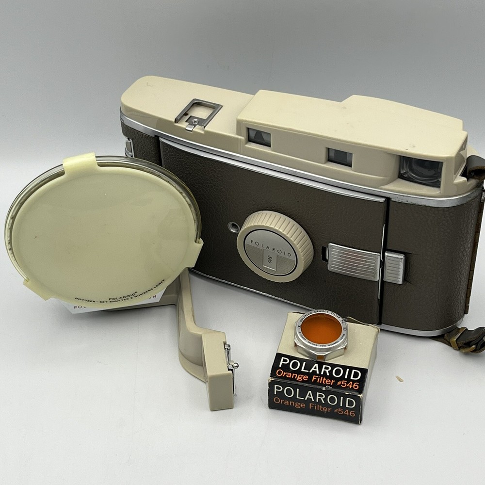 Polaroid Model 800 Land Camera - NOT TESTED - Bundle With Case and Flash