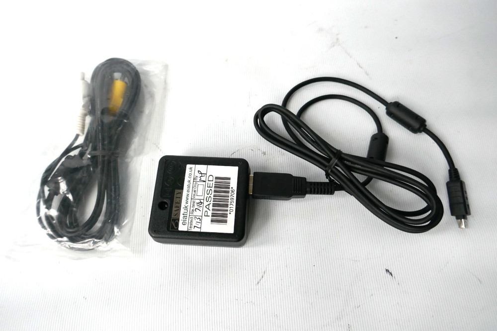 Polaroid Digital Camera iD516 12MP Yellow WATERPROOF Boxed Tested