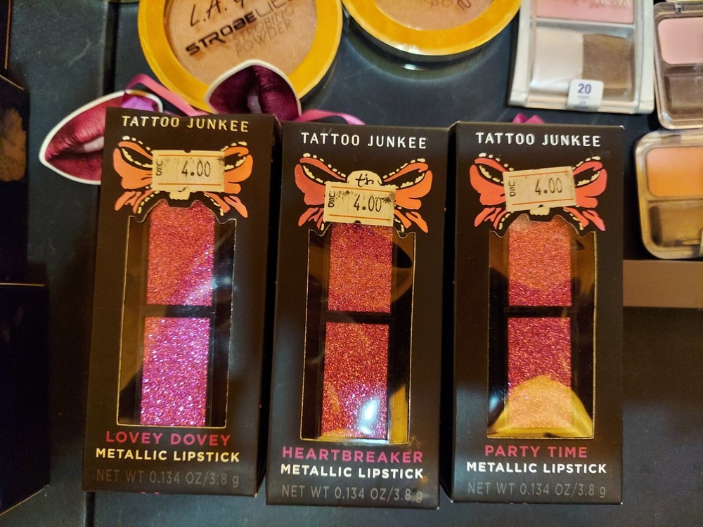 58 Pieces ~ Assorted Makeup ~ Lipstick ~ Blush ~ Lip Lliners ~ Strobing Powder