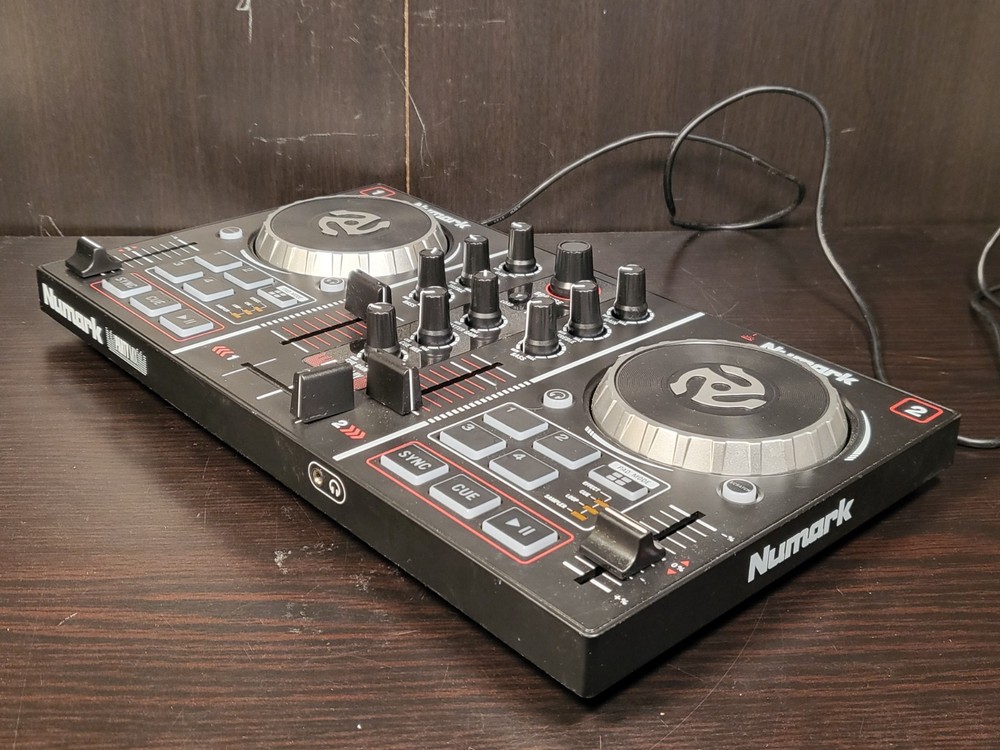 Numark Party Mix DJ Controller With Built In Light Show.