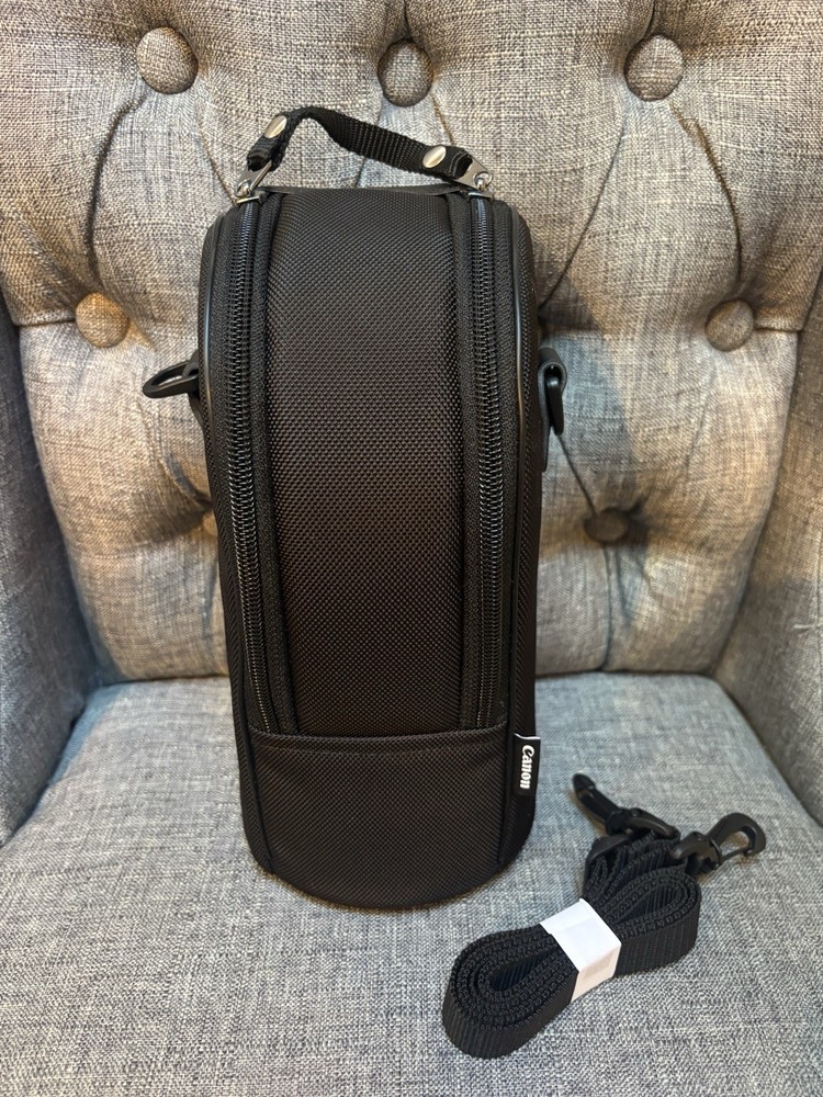 Canon LZ1326B Lens Case With Strap