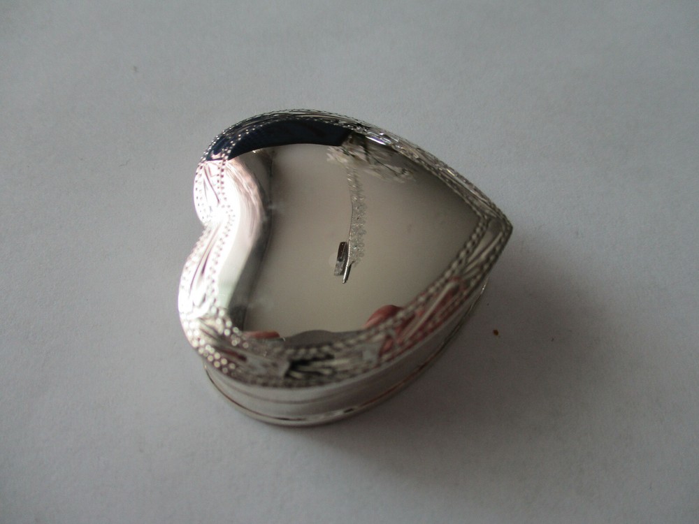 Sterling silver pill box heart shape engraved top solid 925 silver 1 1/4 wide