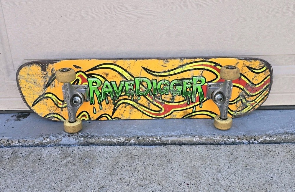 *RARE* PALACE RAVEDIGGER COMPETE SKATEBOARD W/INDYS -READ!