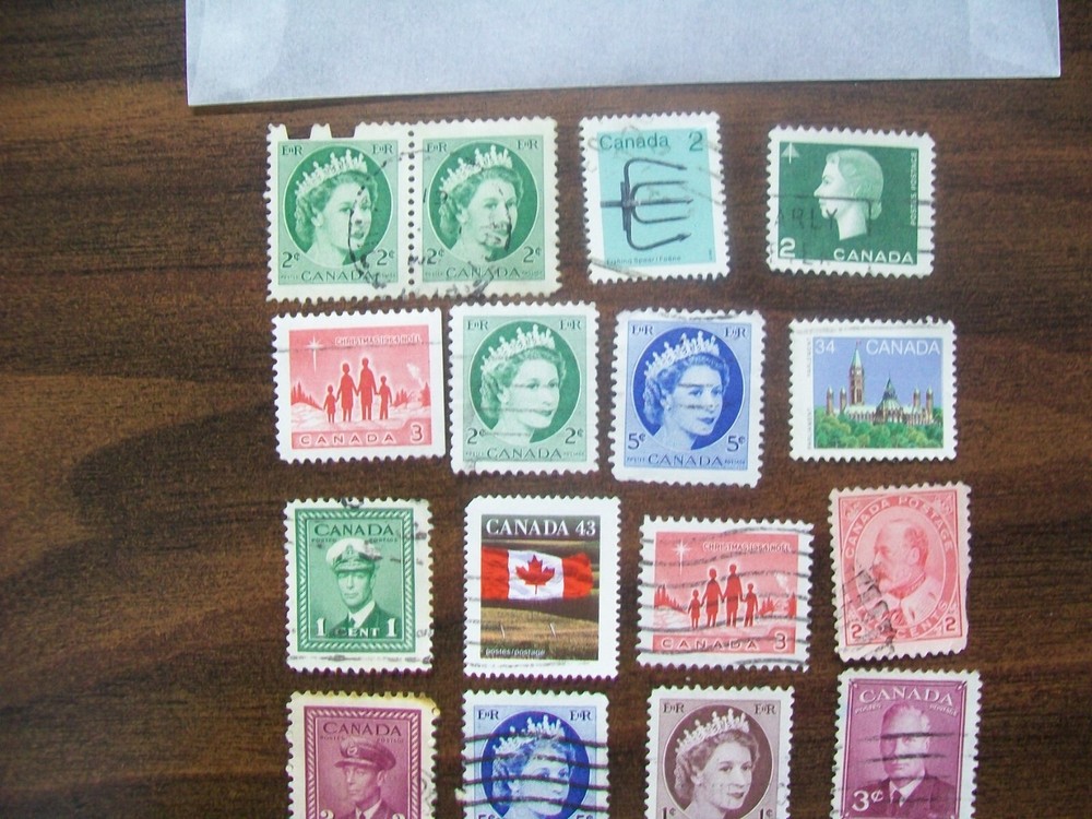 Canada Postage Stamps - Canada - Vintage - 20 Various Stamps (224)