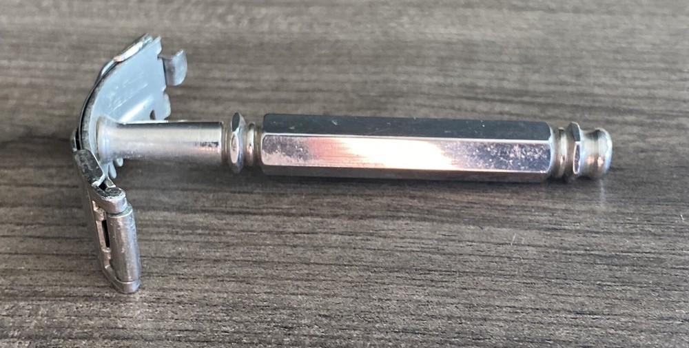 Vintage Curvfit Safety Razor