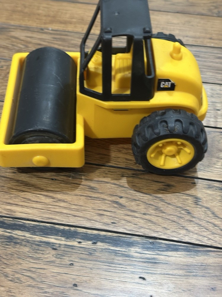 CAT Caterpillar Yellow Plastic Road Roller Construction Vehicle Toy