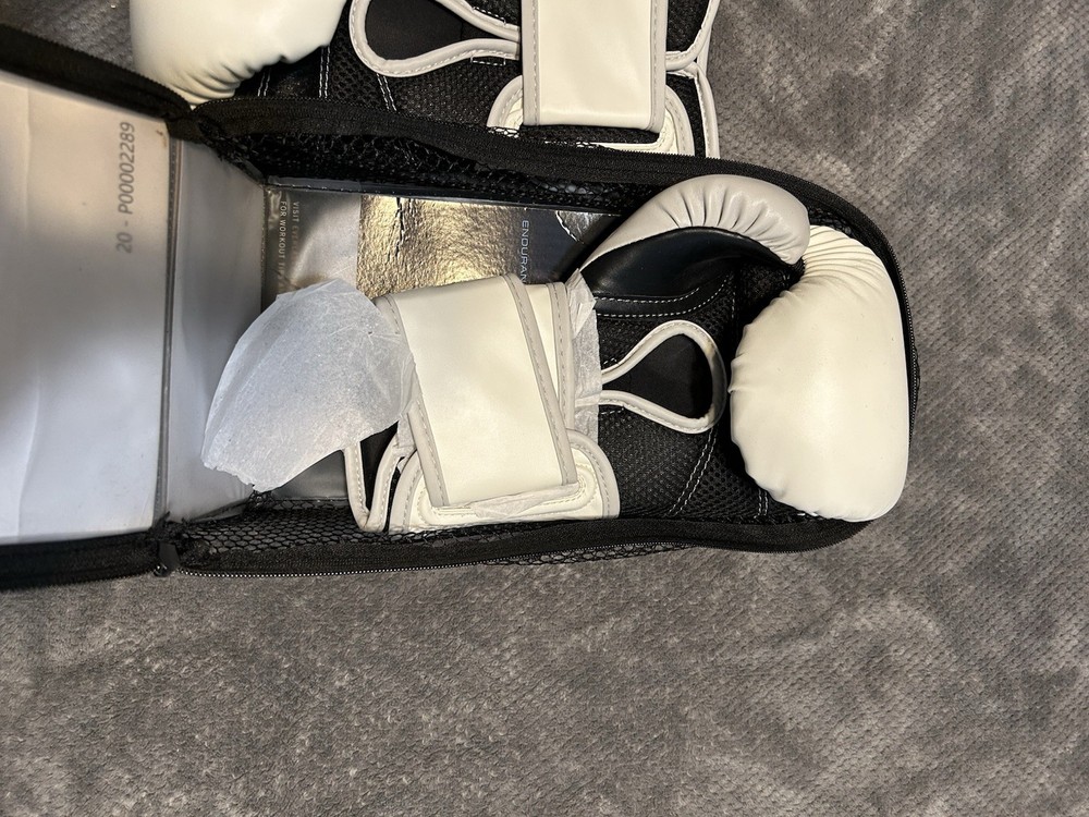 Everlast PowerLock2 Training Glove 12Oz (White/Grey)