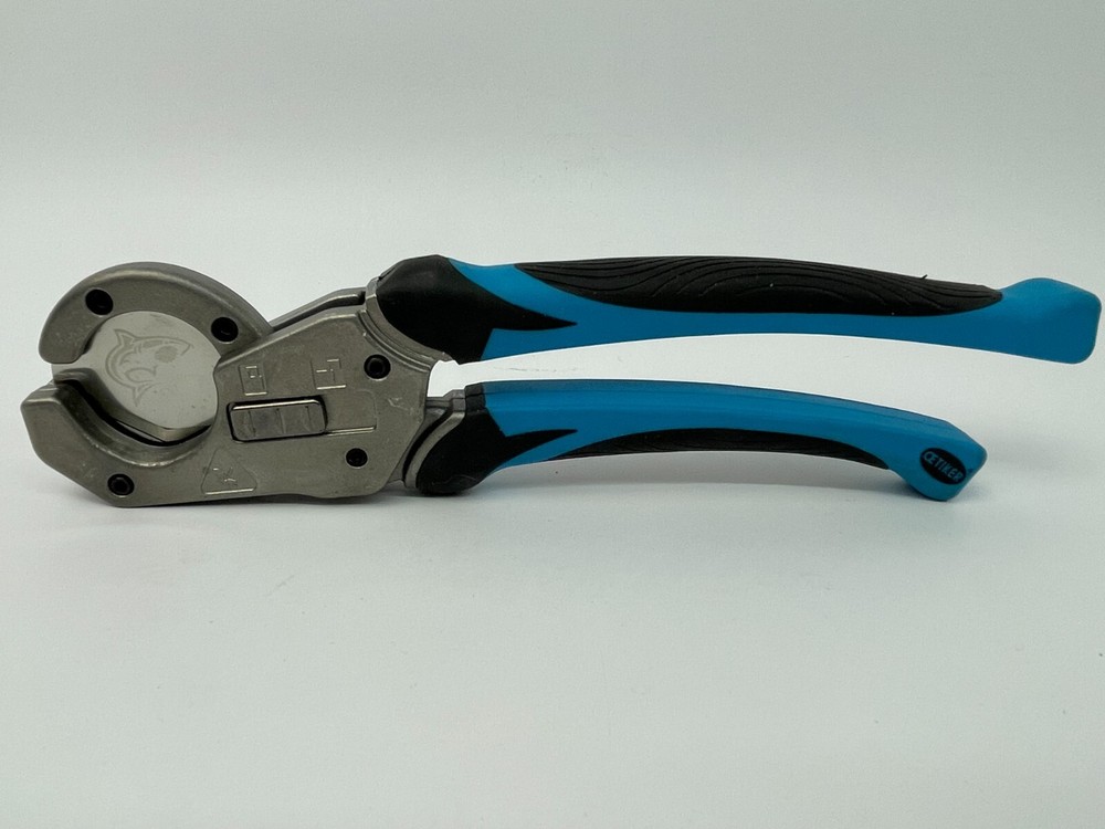 NEW Shark Bite Blue and Black Pex Pipe Cutter Replaceable Blade Oetiker