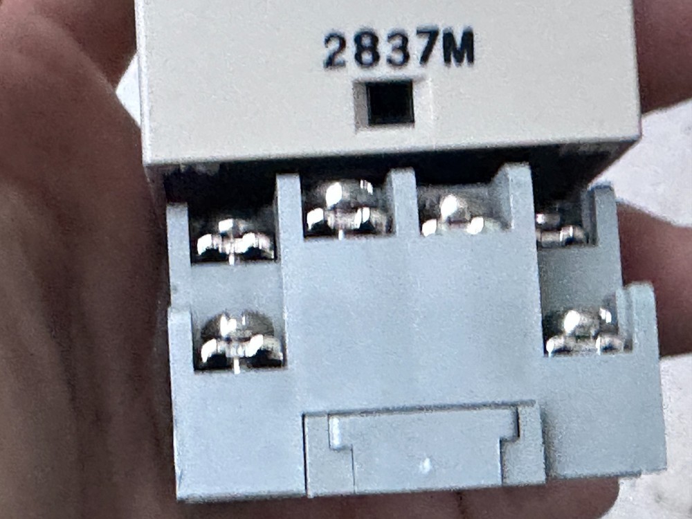 Omron H3CA-A Solid State Timer w/IDEC SR3P-05 Socket