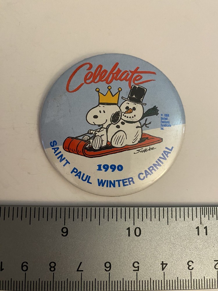 Saint Paul Winter Carnival 1990 Pin Back Button P36