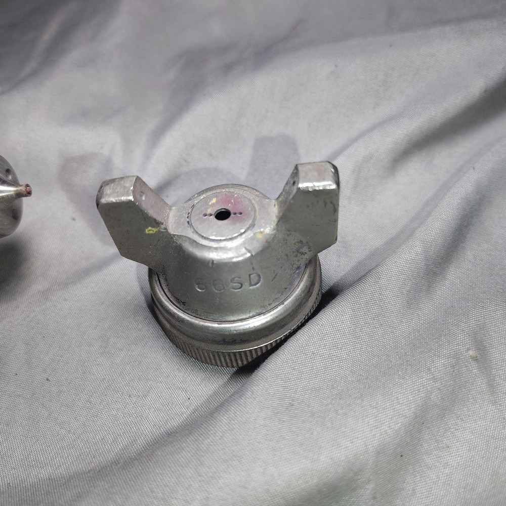Binks model 18 professional spray gun 66SD tip w/ cup lid