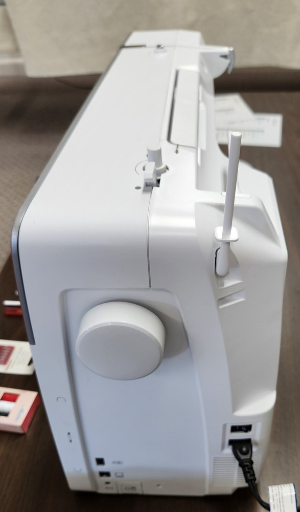 Bernina 735 Sewing Machine! Professionally Serviced!