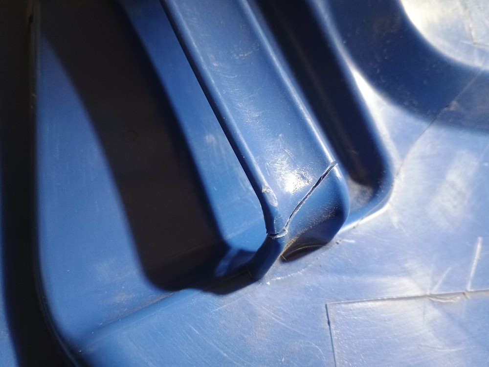 Nordson Adhesive Bin 1121952 (Cracked Lid)
