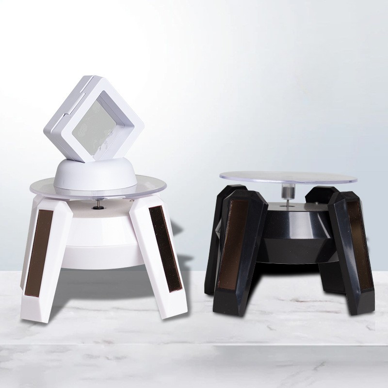 A 360-degree rotatable model display stand Necklace display stand