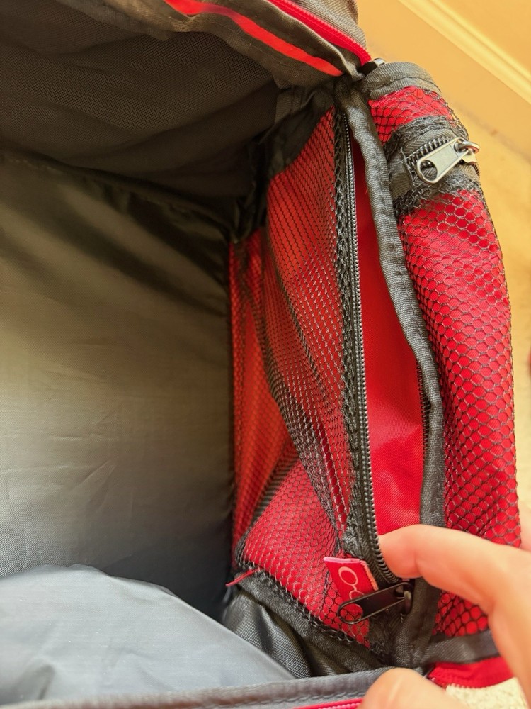 ZONE3 Triathlon Transition Backpack Bag NWOT Red