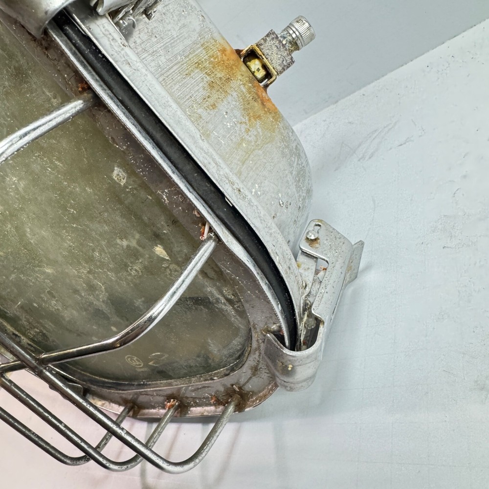 Space X Starship 34 - Recovered ENGINE BAY LIGHT - Flight 8