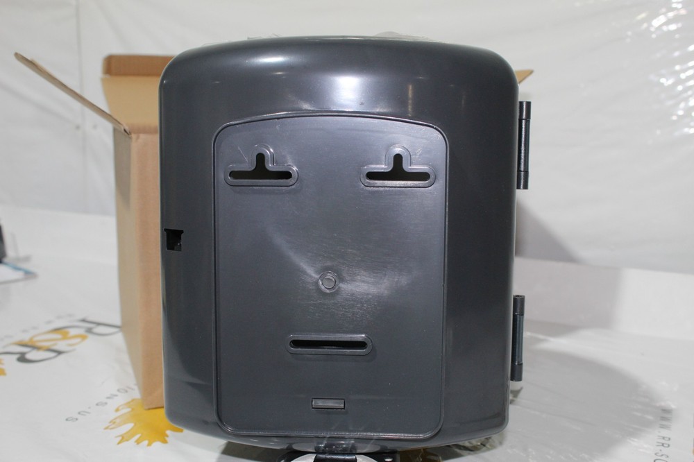 Centerpull towel dispenser DS-500