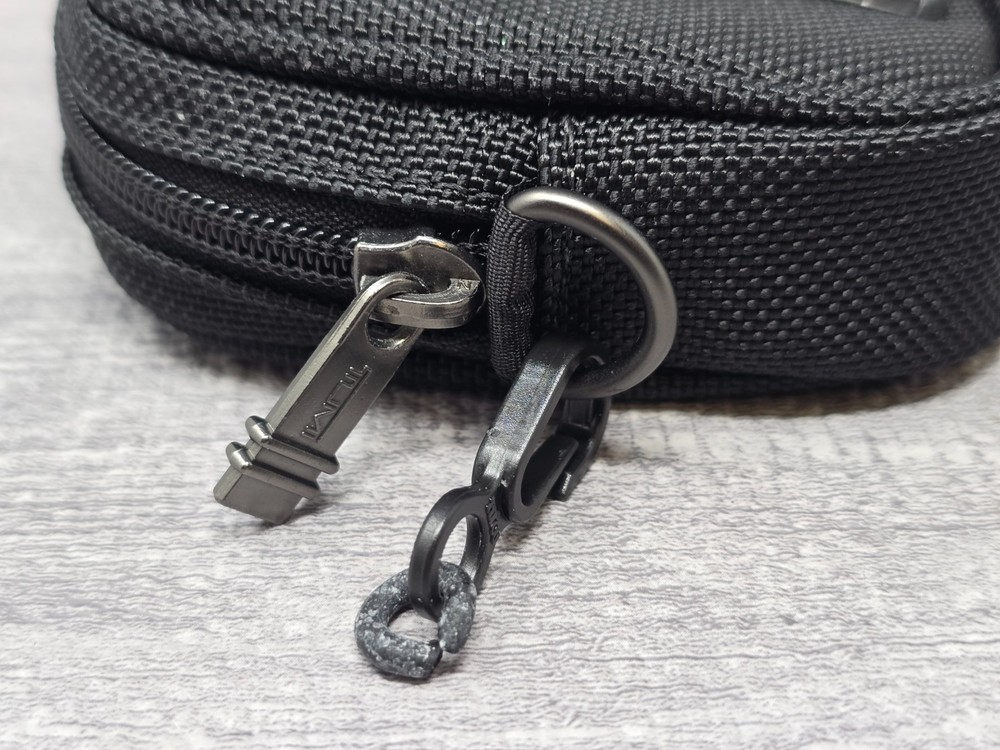TUMI Toiletry Travel Pouch Zip Zip Wallet