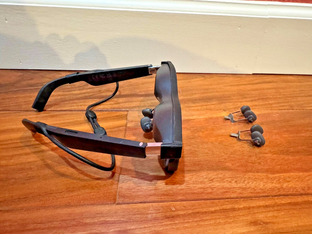 XREAL Air 2 Smart AR Glasses Bundle – Includes Custom Strap & 3D-Printed Lenses!