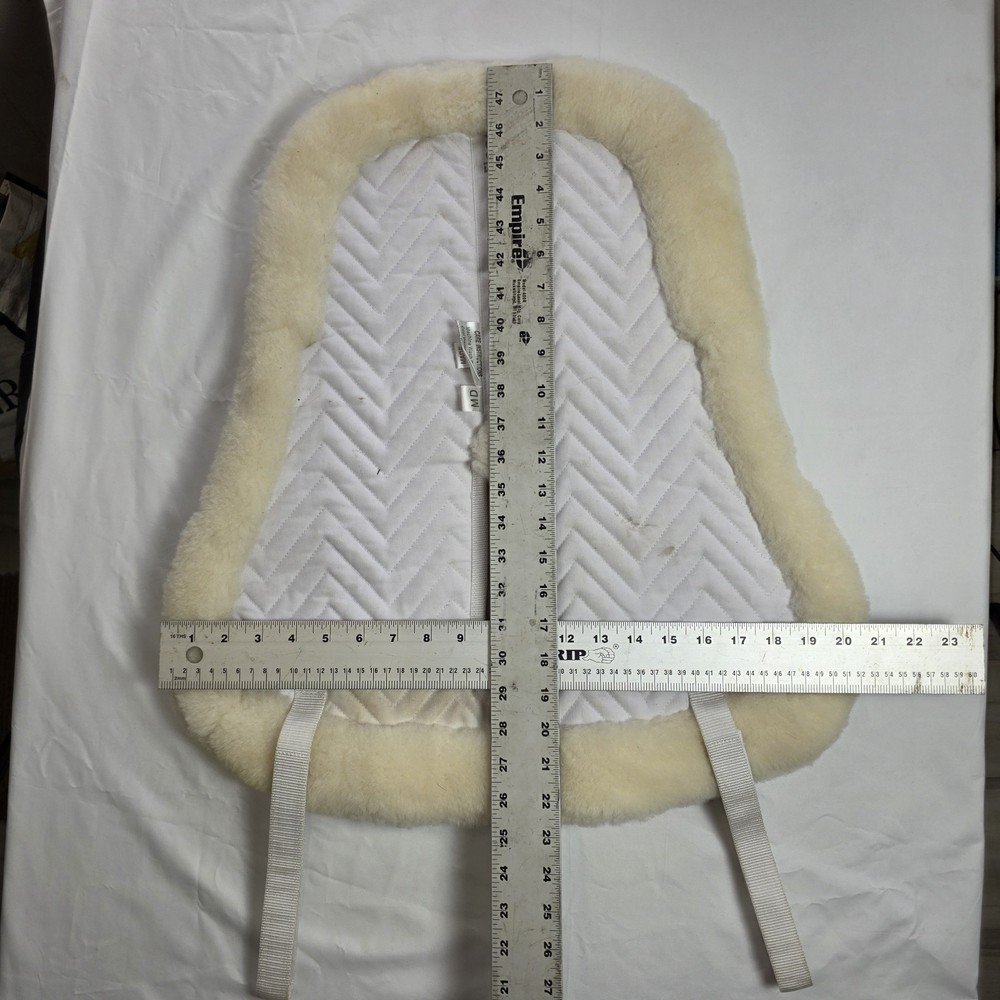 Fleeceworks Sheepskin Wither Relief Half Pad Size Medium White EUC