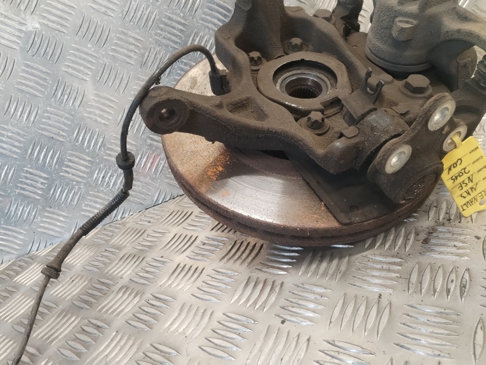 RENAULT TRAFIC HUB FRONT PASSENGER SIDE LEFT 1.6 DIESEL 2015