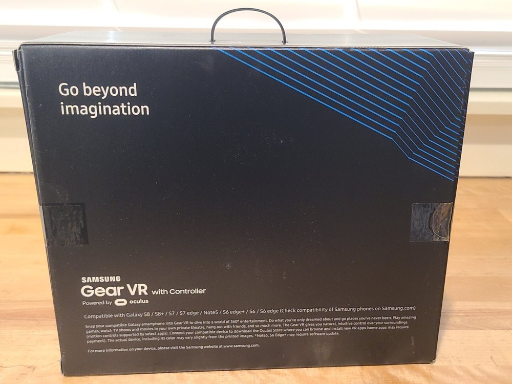 New Samsung Gear VR SM-R324 With Controller - Complete - Powered by oculus