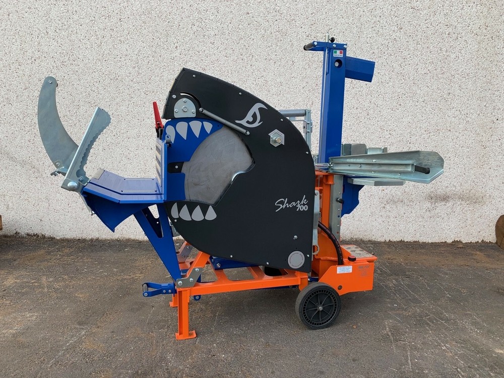 NEW Balfor engine driven Shark 708 firewood processor